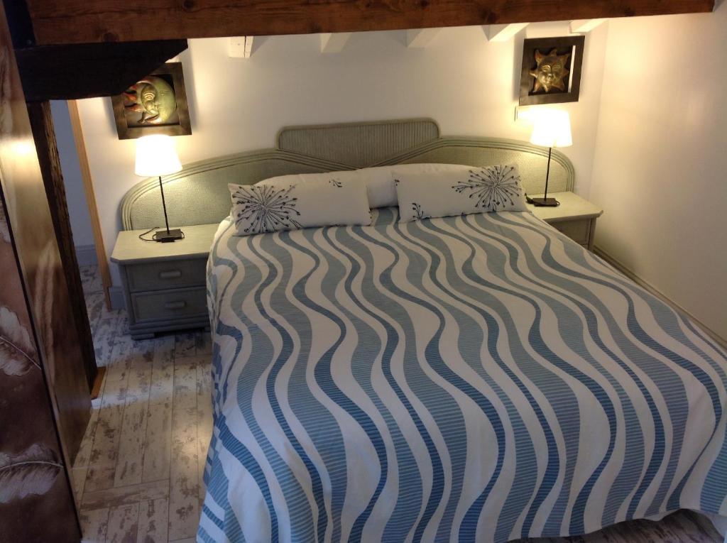 Apartamentos Rurales La Villa De Piedra Cartes Room photo