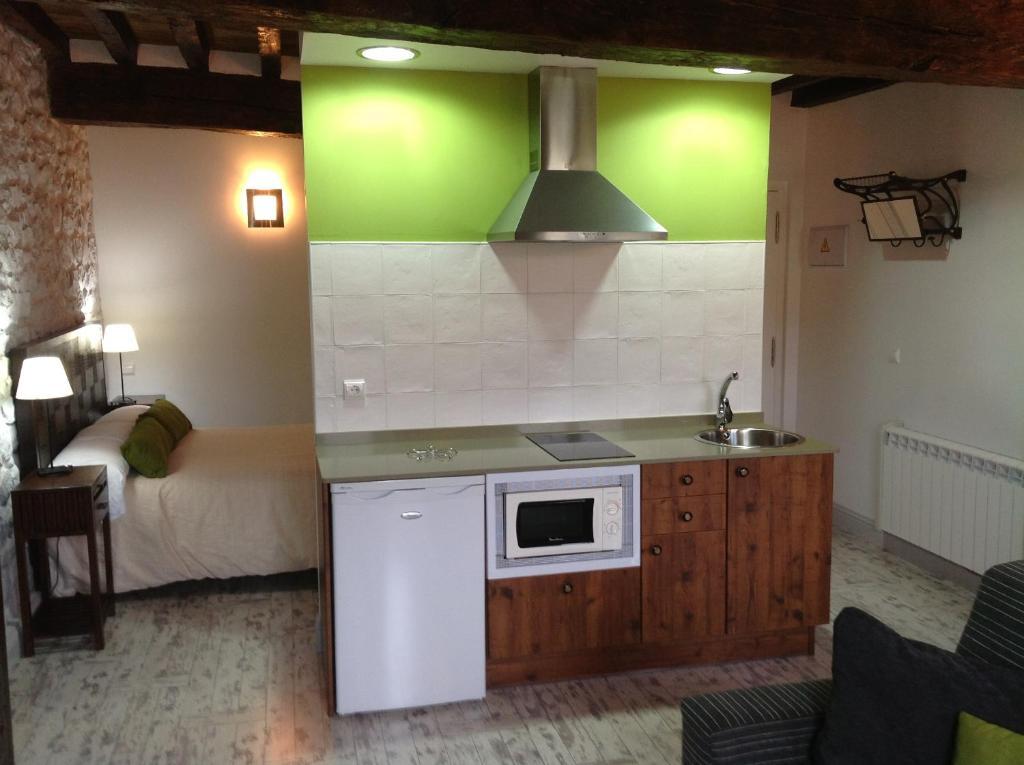 Apartamentos Rurales La Villa De Piedra Cartes Room photo