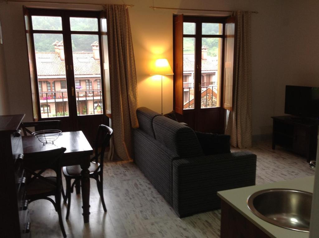 Apartamentos Rurales La Villa De Piedra Cartes Room photo